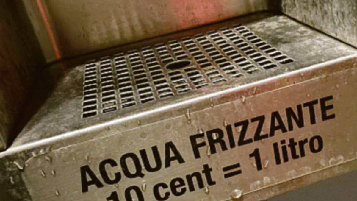 Cesenatico, guaio planetario raddoppia il prezzo dell'acqua gassata