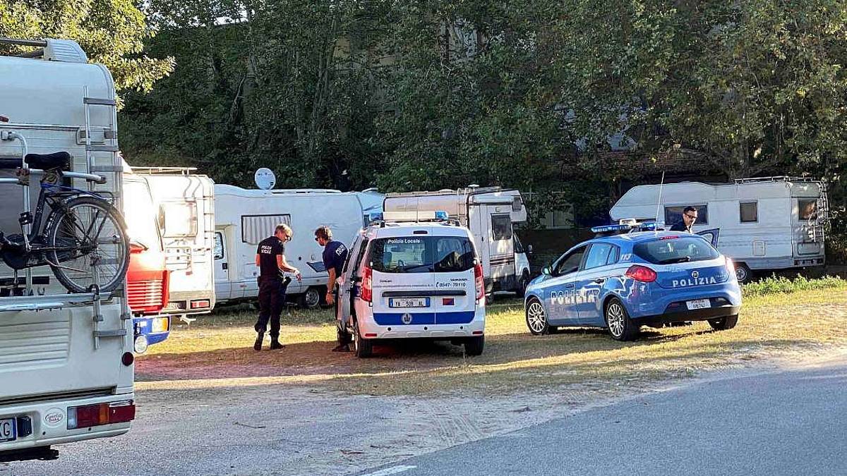 Cesenatico, il campeggio selvaggio finalmente ha la vita più dura