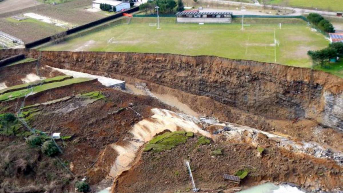 Casola Valsenio, in due a processo per la frana al campo da calcio