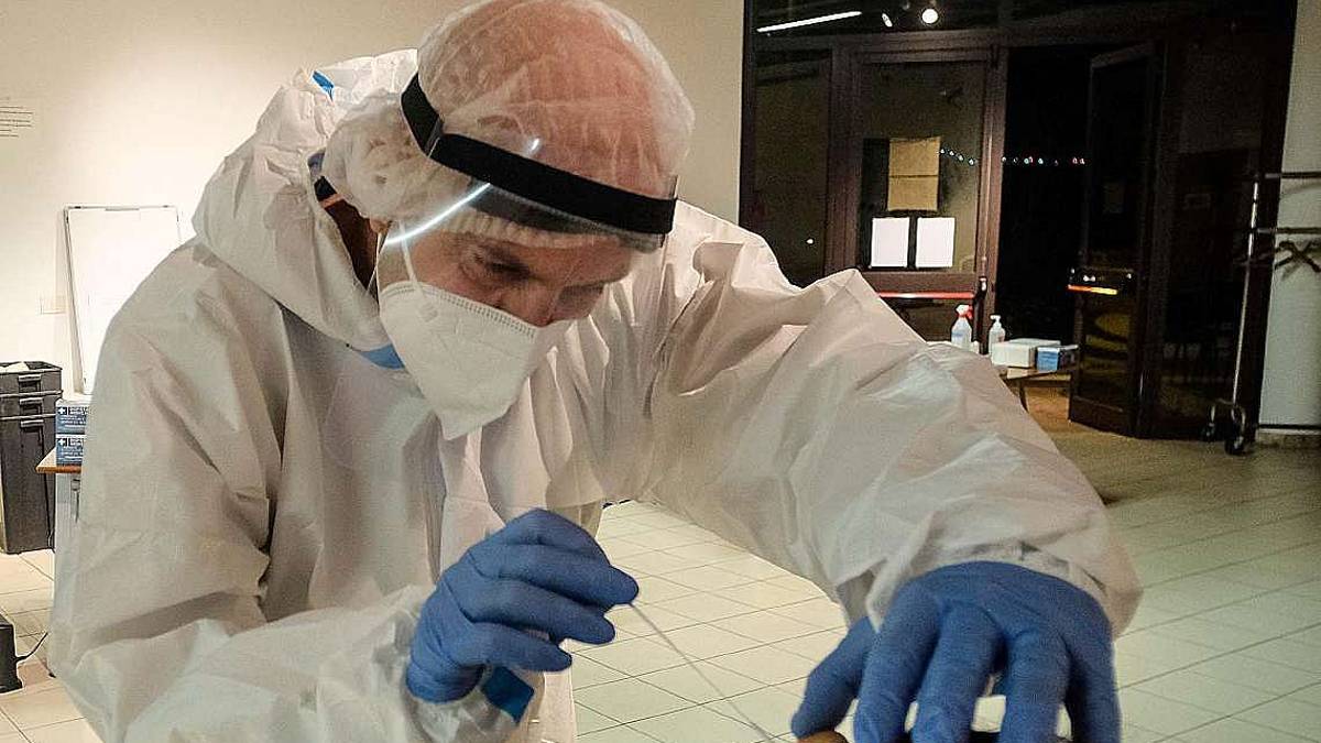 Tamponi sperimantali per una scuola Covid free