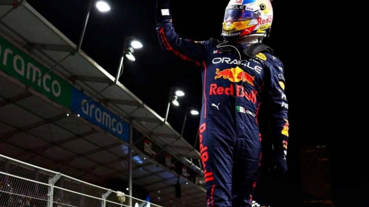 Formula 1, Perez strappa la pole alla Ferrari in Arabia Saudita
