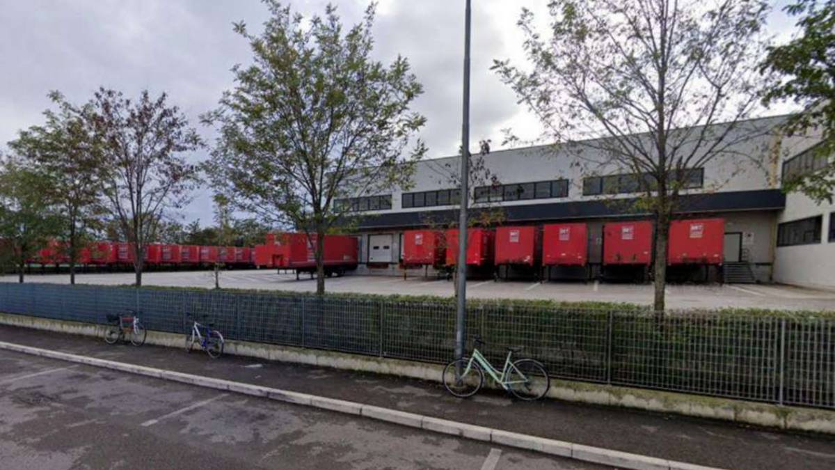Schiacciato dal tir in manovra: gravissimo 64enne a Gatteo