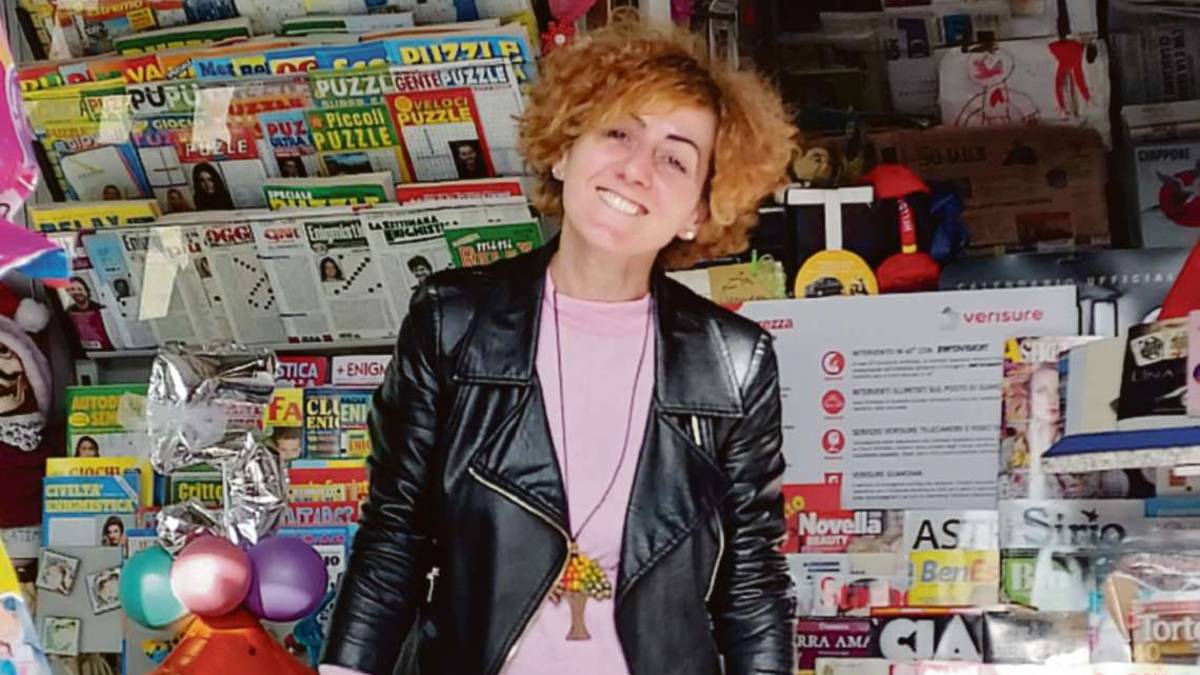 San Mauro Pascoli: l'edicola organizza gli scambi di figurine per i bambini