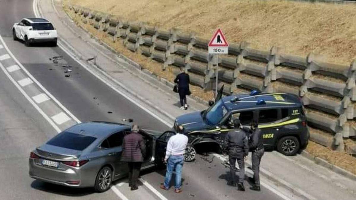 Incidente nel sottopasso manda ko il traffico di Cesena per 2 ore