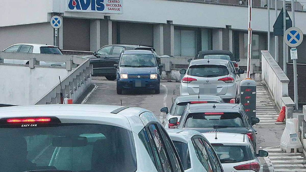 Covid Emilia-Romagna, quasi 250mila casi attivi, sei morti in Romagna