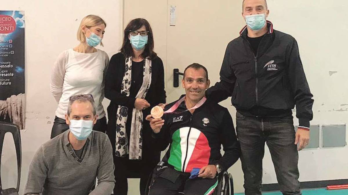 Cesena, il campione paralimpico Achenza emoziona il liceo Monti