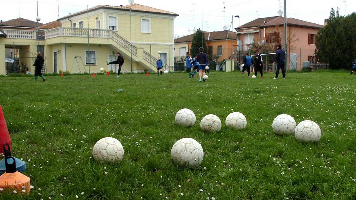 Ravenna, caro gas e sport: il conto va alle famiglie