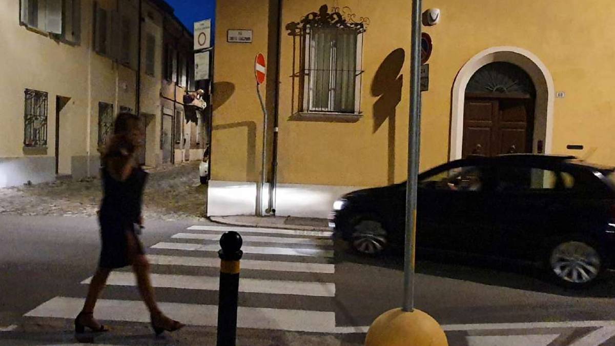 Ravenna, come i furbetti eludono la ztl in via Guaccimanni