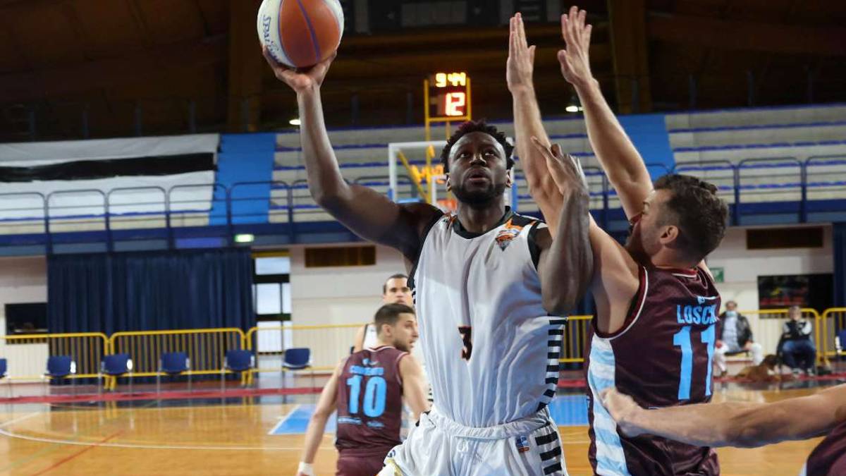 Basket B, Faenza-Cesena è il derby di Anumba