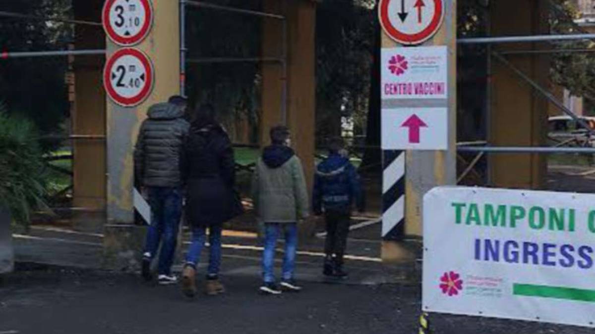 Imola, 368 dosi e successo per l'open day vaccinale