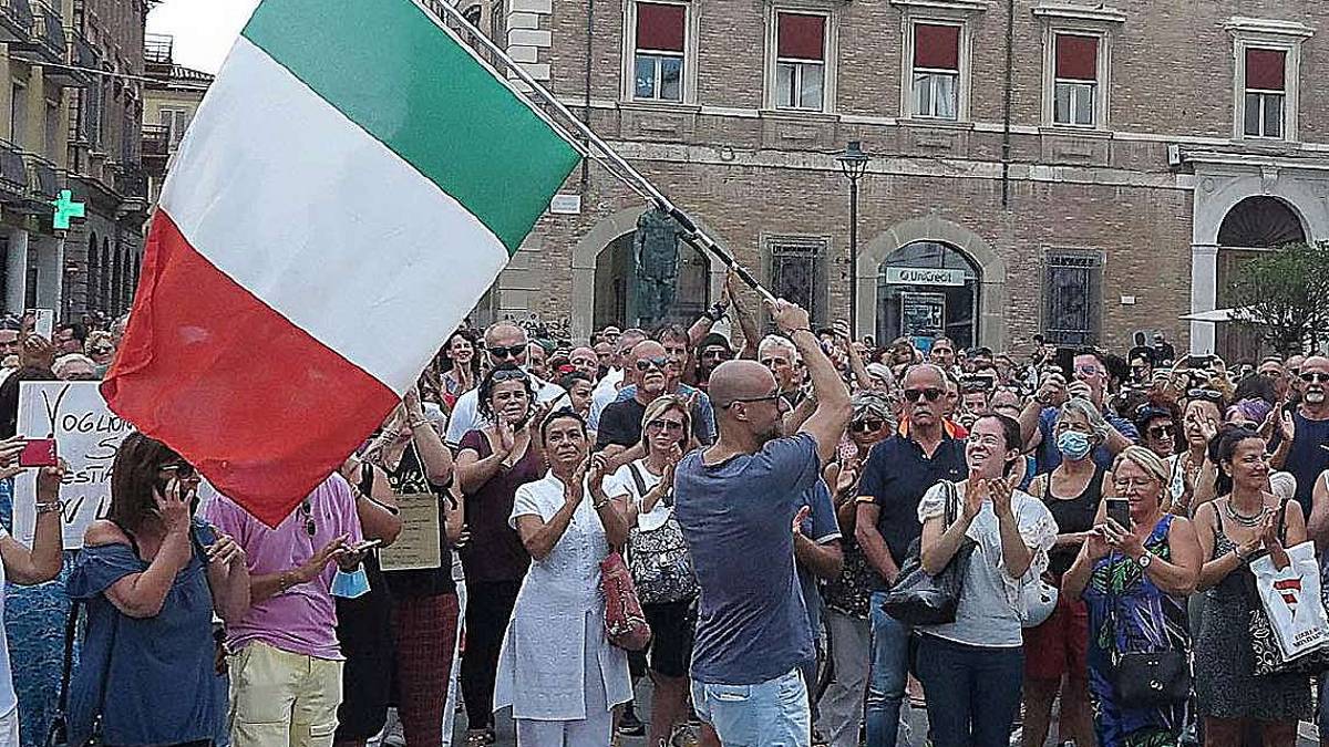 Gli avvocati riminesi contro i colleghi no vax