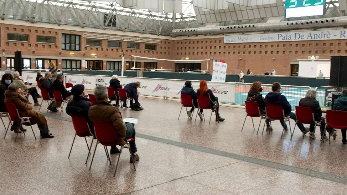 Ravenna, slittano di qualche giorno i vaccini per gli insegnanti