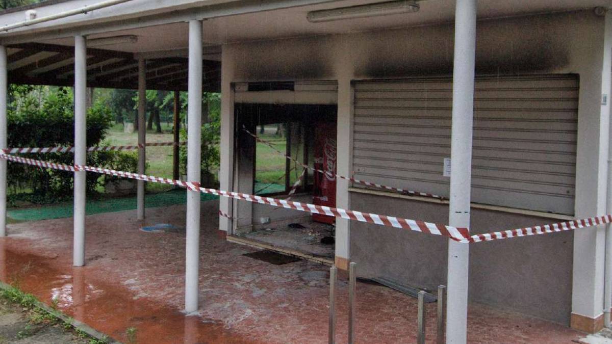 Asta a gennaio per il chiosco dato alle fiamme a Marina di Ravenna