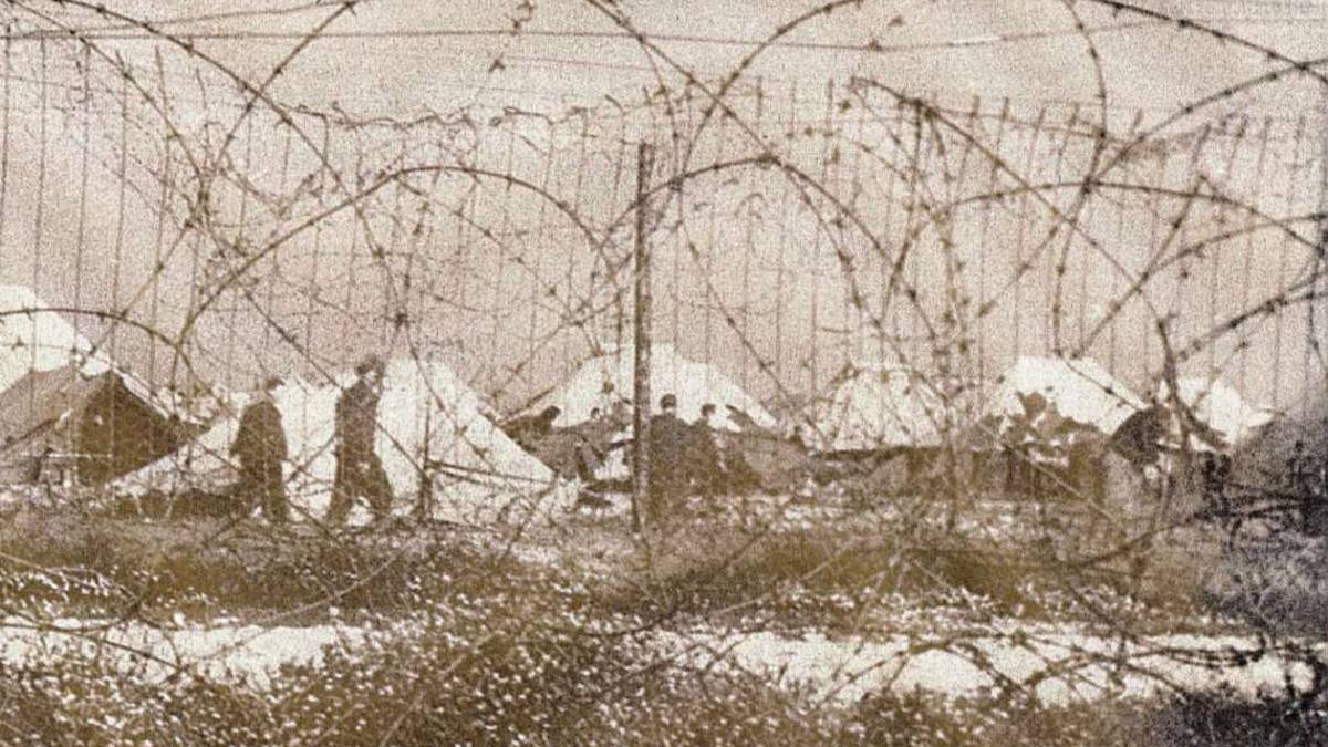 La “piccola città” tra i reticolati del campo di prigionia alleato