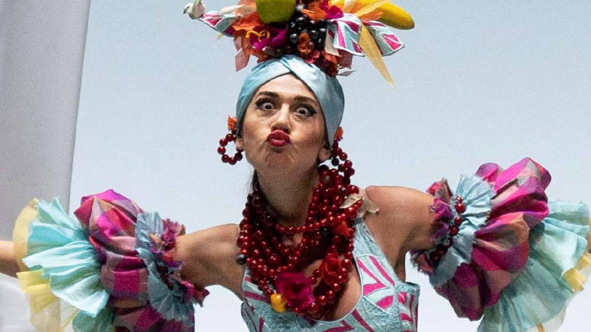 Virginia Raffaele in scena al Fabbri di Forlì col suo luna park