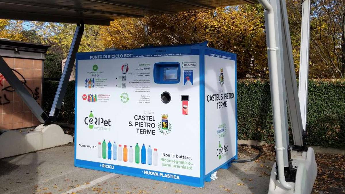 Castel San Pietro, negli ecocompattatori tre tonnellate di pet