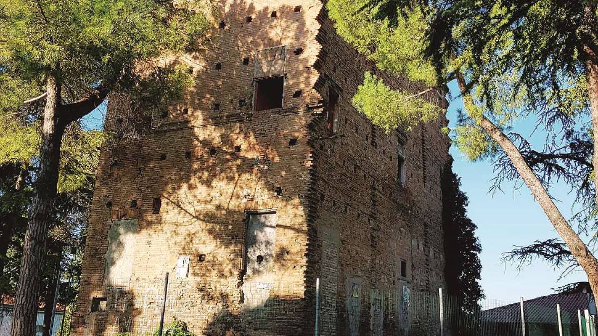 Cesena, alla ricoperta del palazzaccio e della battaglia
