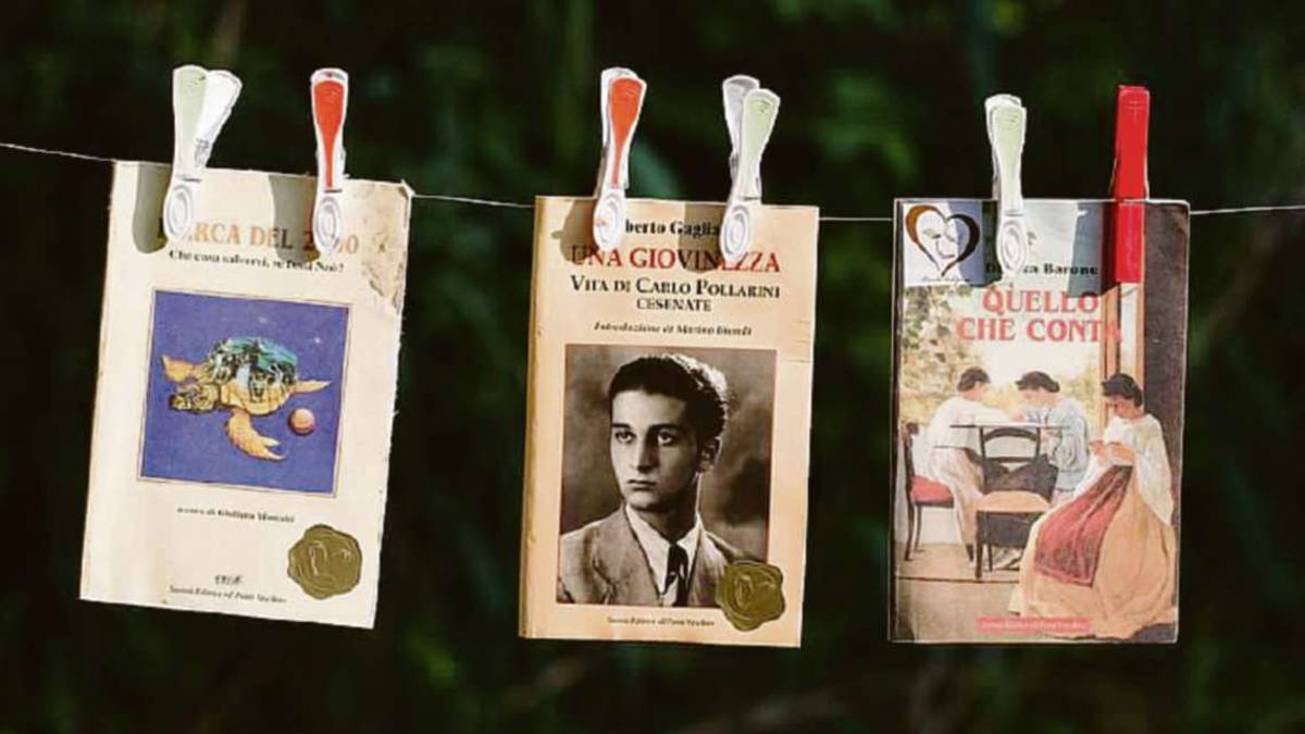 Cesena, ripuliti e rimessi in circolazione mille libri alluvionati