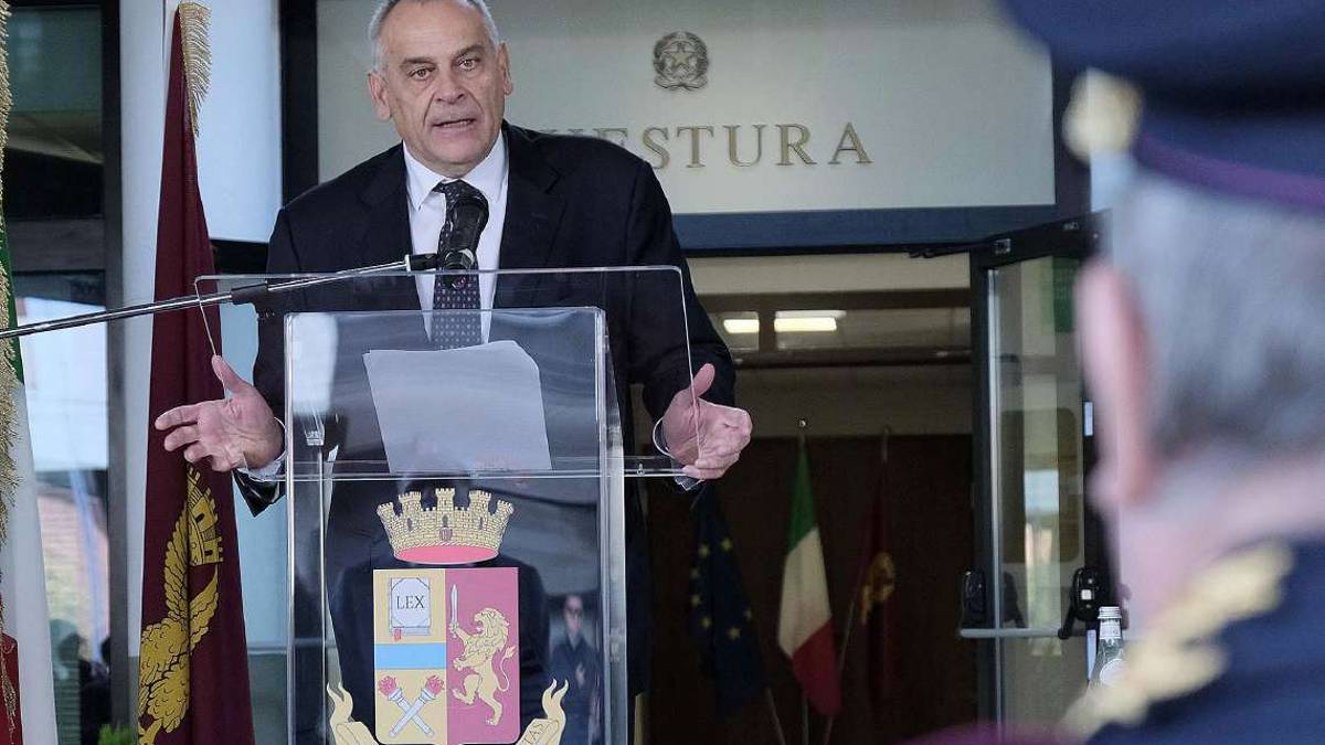 Rimini. Il questore: Baby gang, non solo problema di polizia
