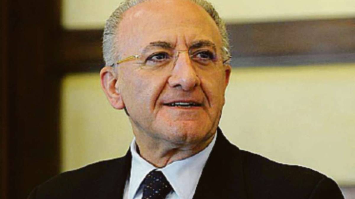 Vincenzo De Luca presenta il suo libro a San Marino