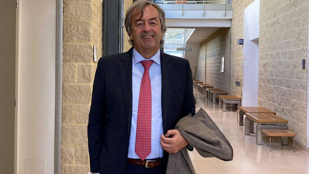 Burioni porta il no vax in tribunale a Rimini: Mi ha diffamato