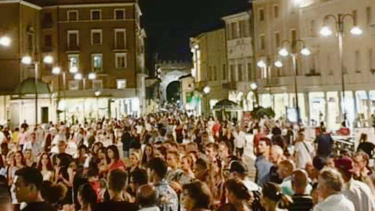 Rimini Shopping Night: 200 negozi alla conquista dei borghi