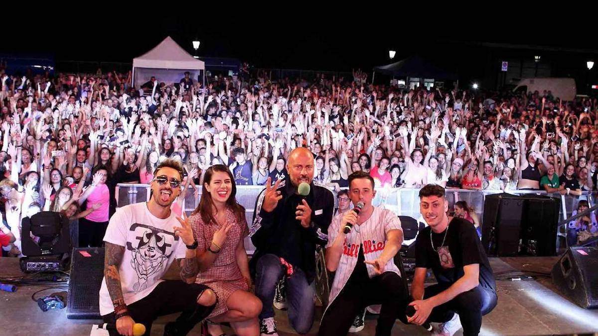 Riccione. Il rapper Shade attacca: C'è gente più inquietante di un giro a mezzanotte col Rolex