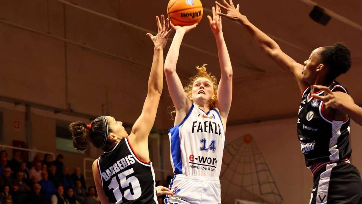 Basket A1 donne, la E-Work saluta il 2022 al PalaBubani e sogna lo scalpo della Reyer Venezia