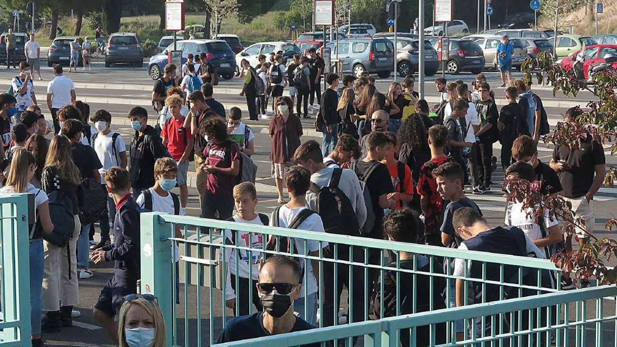 Rimini, cinque insegnanti positivi al test sul covid