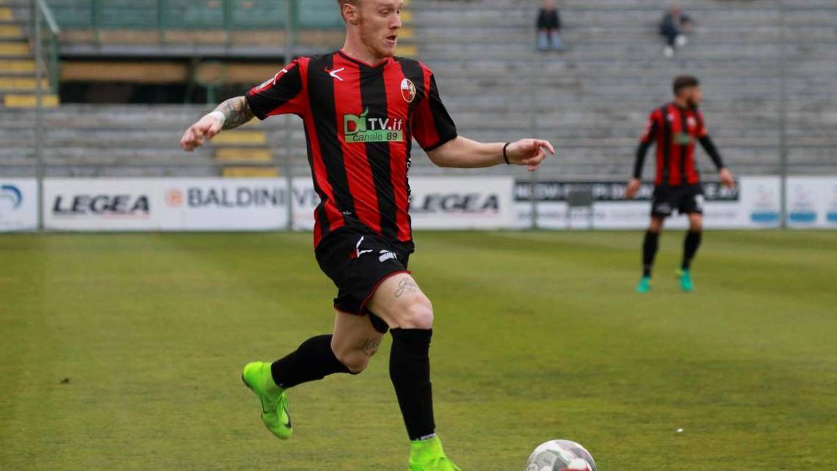 Calcio C, lo svincolato De Feo per l'attacco dell'Imolese
