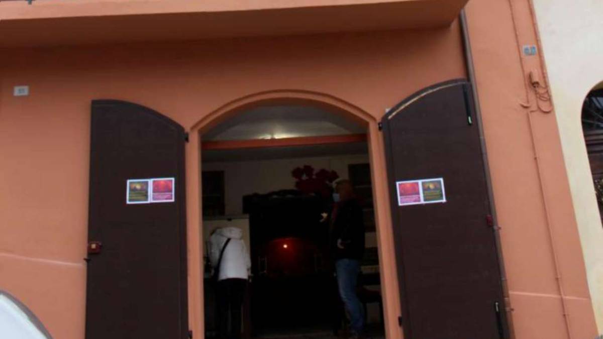 A Longiano presepe nella grotta dell'Osteria degli svizzeri
