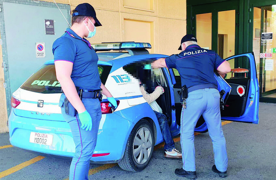 Lugo, tornano i parcheggiatori abusivi