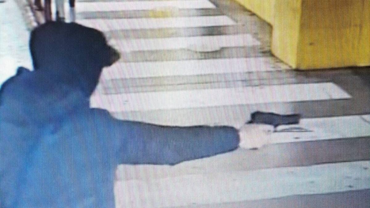 Imola, con una pistola finta nel garage del Leonardo: due minorenni nei guai