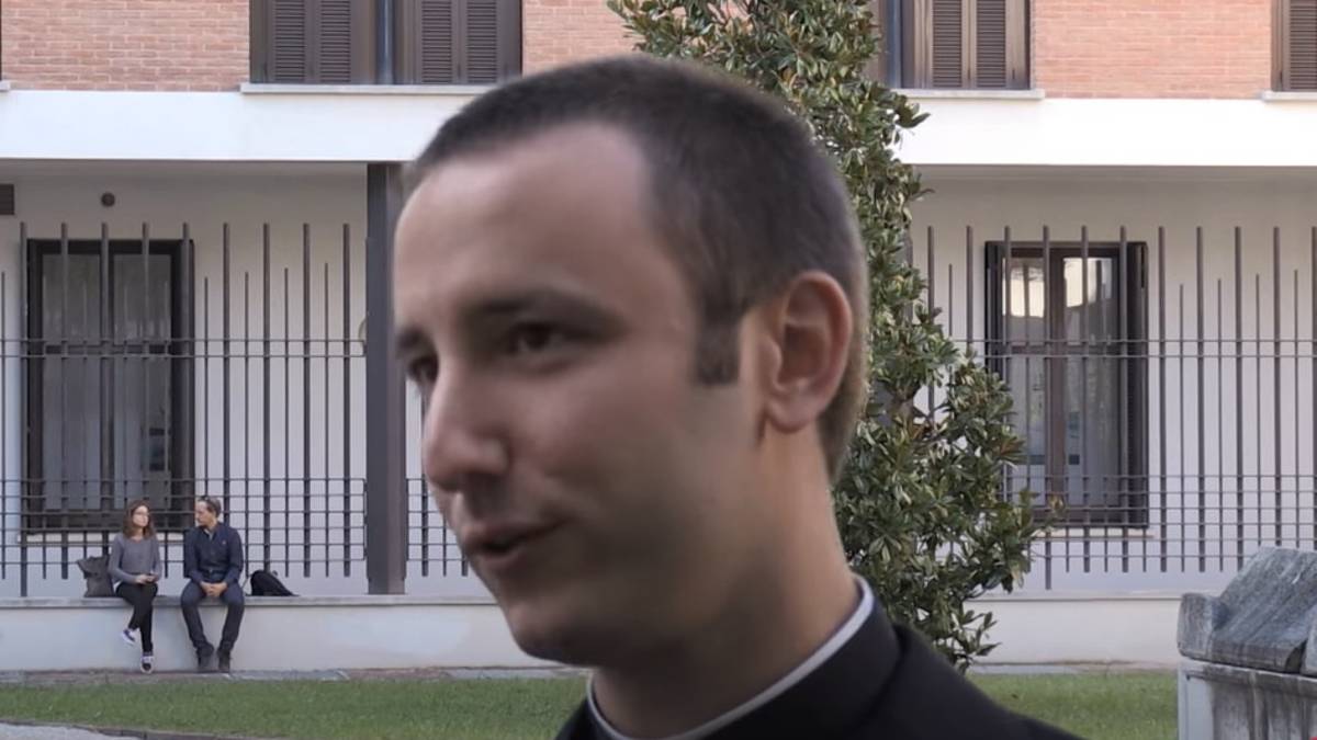 Riccione. Angeli Custodi, don Stefano Battarra in pole position