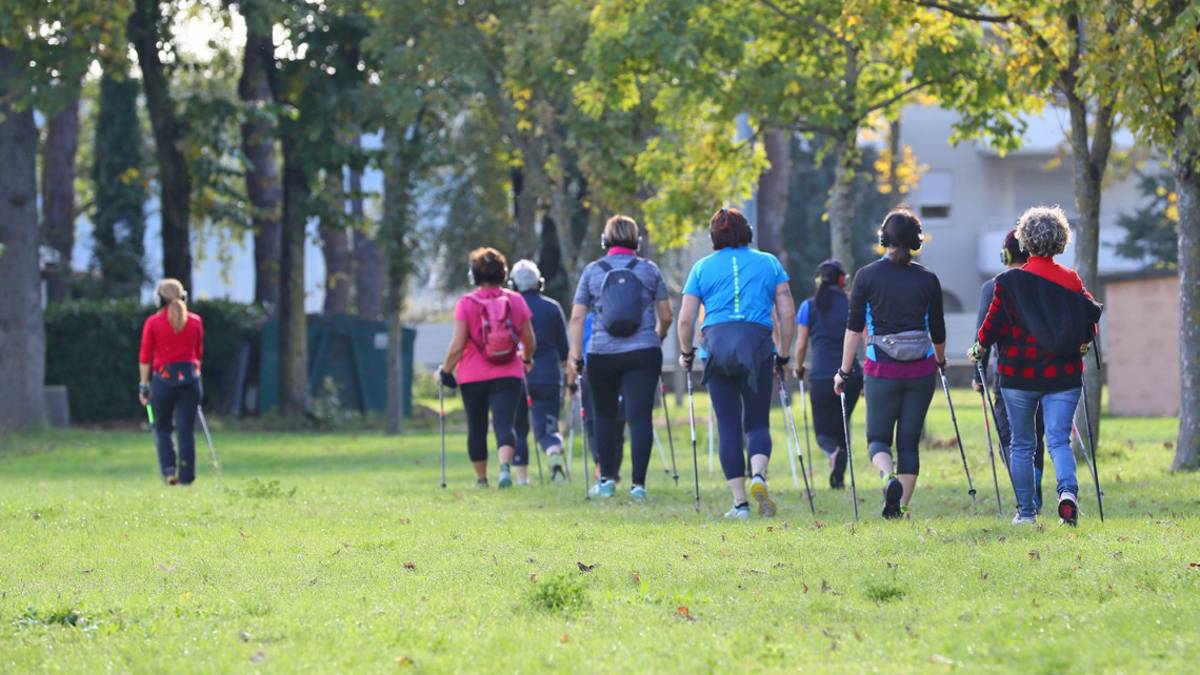 Forlì, sabato dimostrazione gratuita di Nordic Walking al Parco Urbano