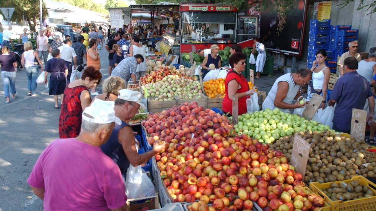 Cesenatico: torna il mercato ambulante di alimenti ed ortofrutta
