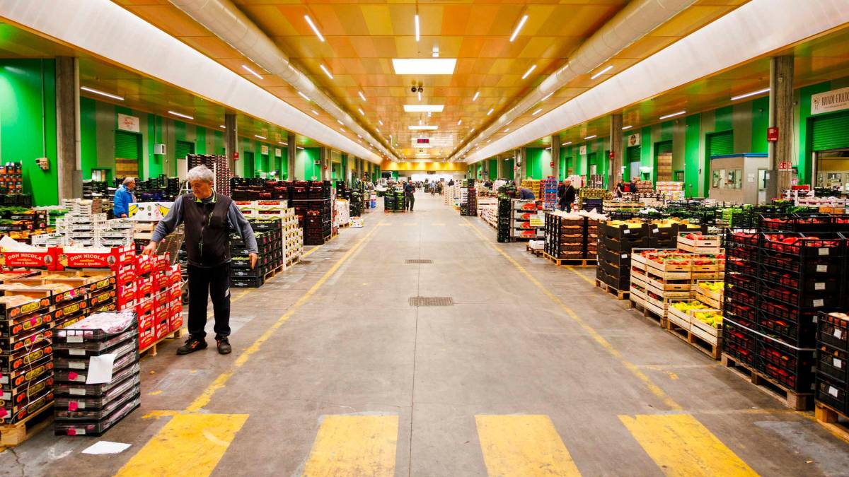 Cesena, inaugurato il nuovo mercato ortofrutticolo
