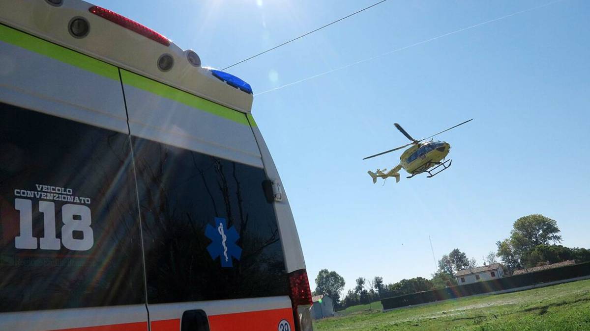 Bagno di Romagna. Pescatore in arresto cardiaco rianimato al Lago Lungo e portato al Bufalini