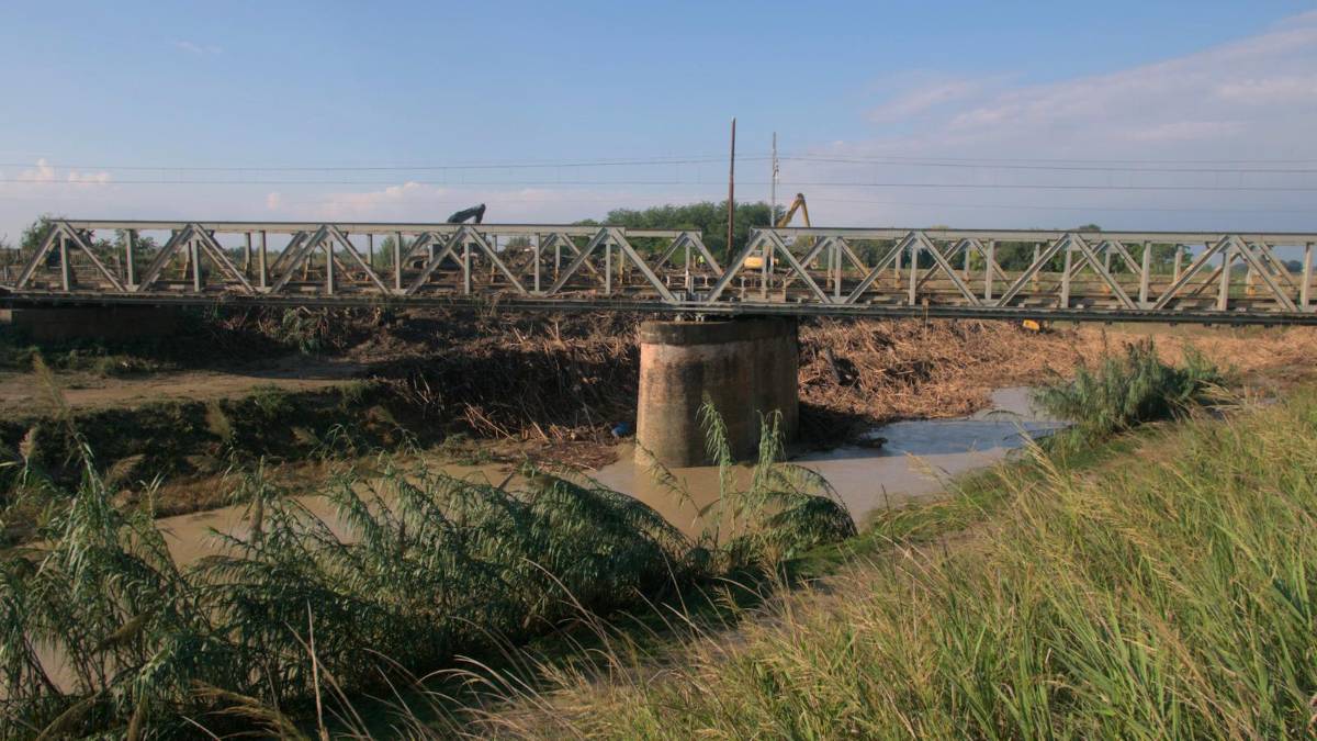 Maltempo in Romagna, liberato il letto del Lamone sotto il ponte della ferrovia