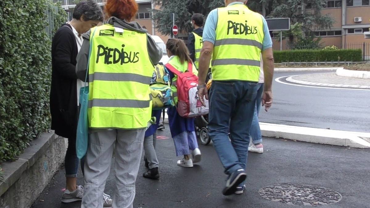 Cesena, nasce la prima strada scolastica alla Levi Montalcini: niente auto durante il passaggio dei bambini