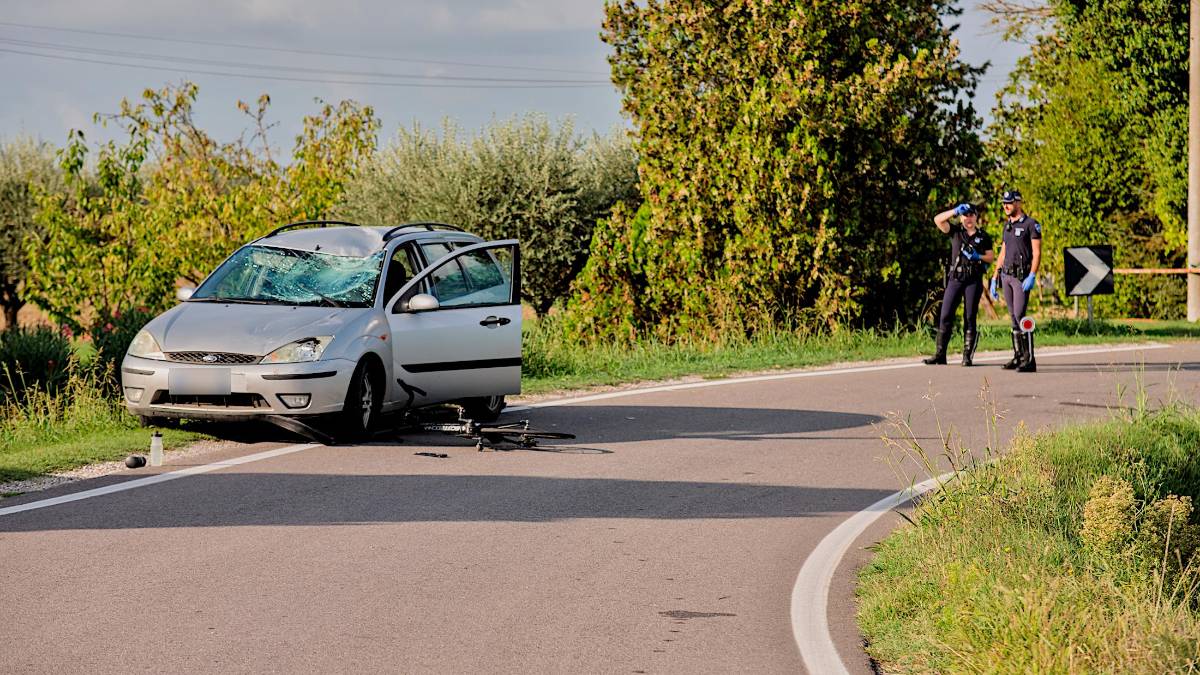 Ravenna, tragico incidente: muore ciclista di 74 anni