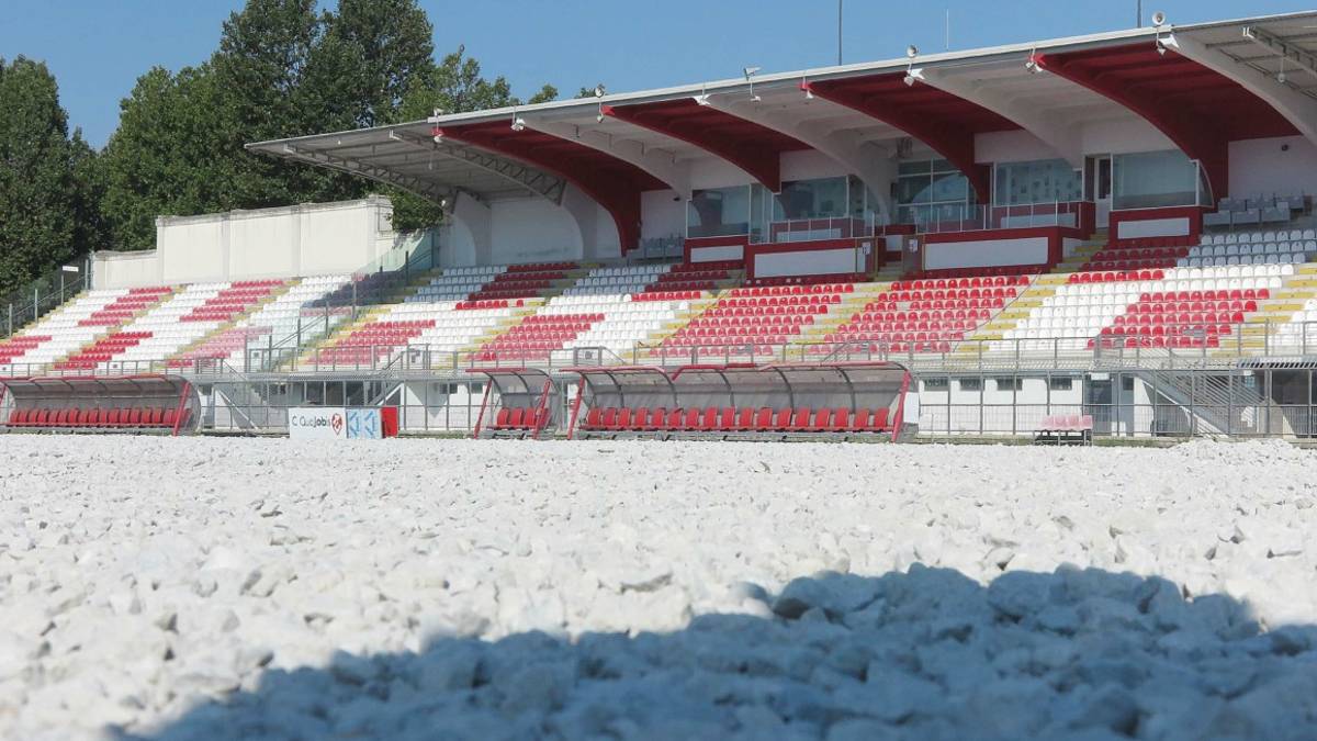 Calcio C, mentre il Rimini è in ritiro, lavori in corso al campo del Romeo Neri - Gallery