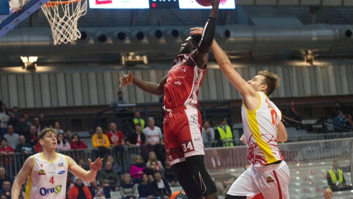 Basket A2, Zambelli: Rimini, vittoria importante. Lotesoriere: Grande partita di Ravenna, che peccato - Gallery