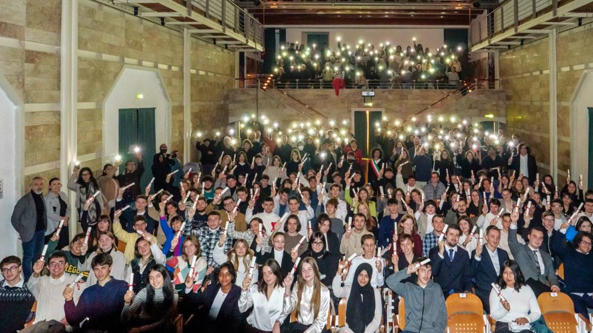 Rimini, cerimonia dei traguardi: premiati 220 studenti, ecco chi sono