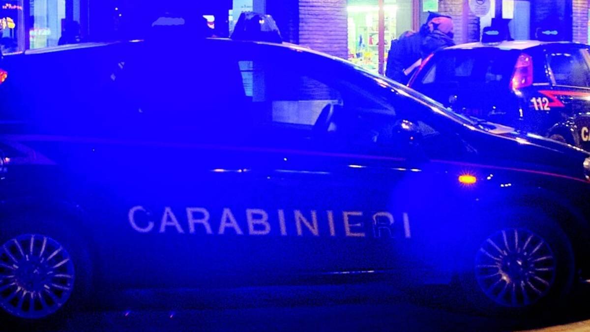 Faenza, shopping senza pagare con i figli, arrestati