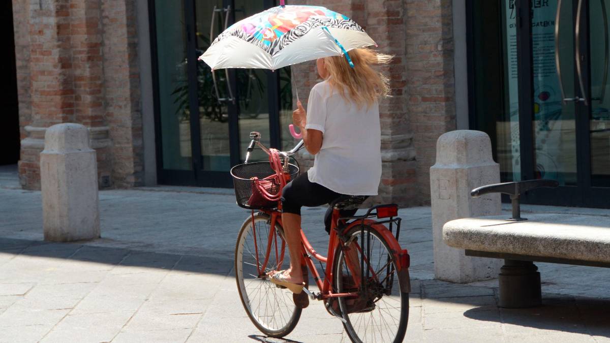 Rimini, Confesercenti: «Col caldo più costi e meno clienti nei centri storici, serve una progettazione per rendere le città più vivibili»