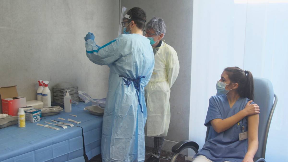 Coronavirus Ravenna, i primi vaccinati: momento storico - VIDEO