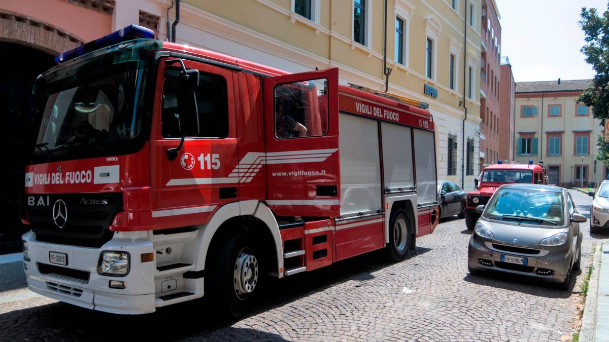Rimini, infortunio sul lavoro a Rivazzurra: folgorato in cucina durante le pulizie