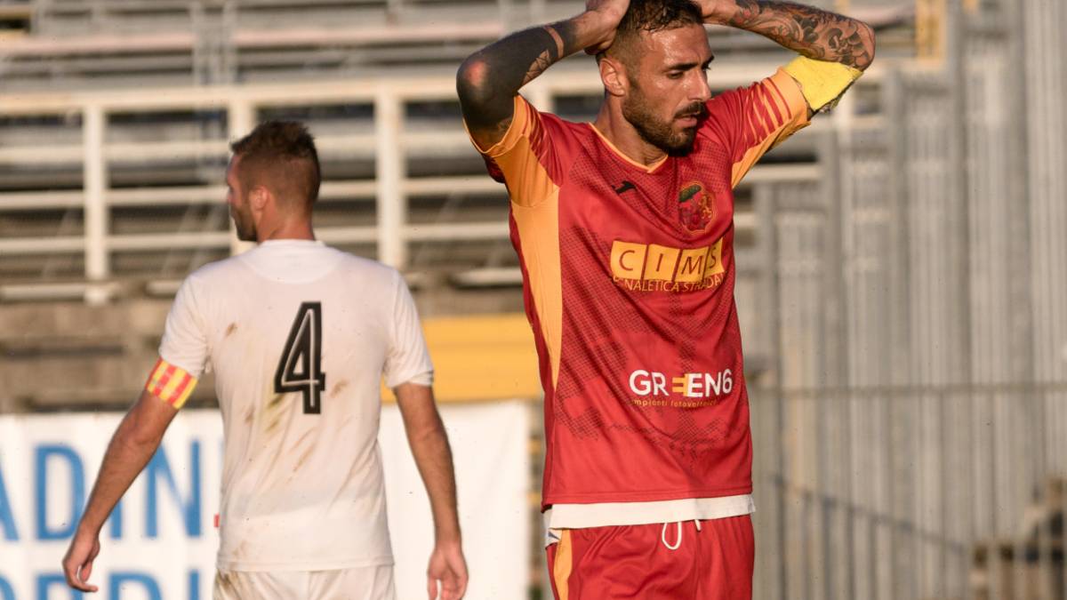 Calcio serie D, la Sammaurese vola in alto, Ravenna ribaltato in 7 minuti