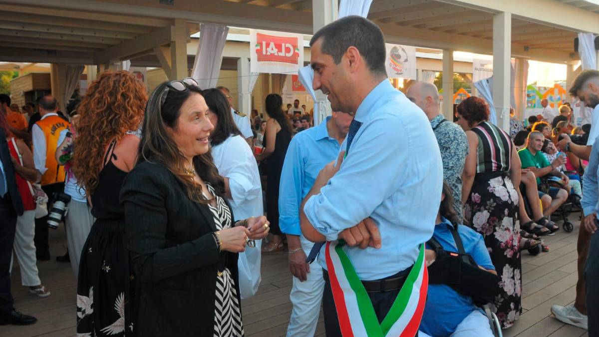 Ravenna, inaugurata la spiaggia dedicati ai disabili alla presenza della ministra Locatelli